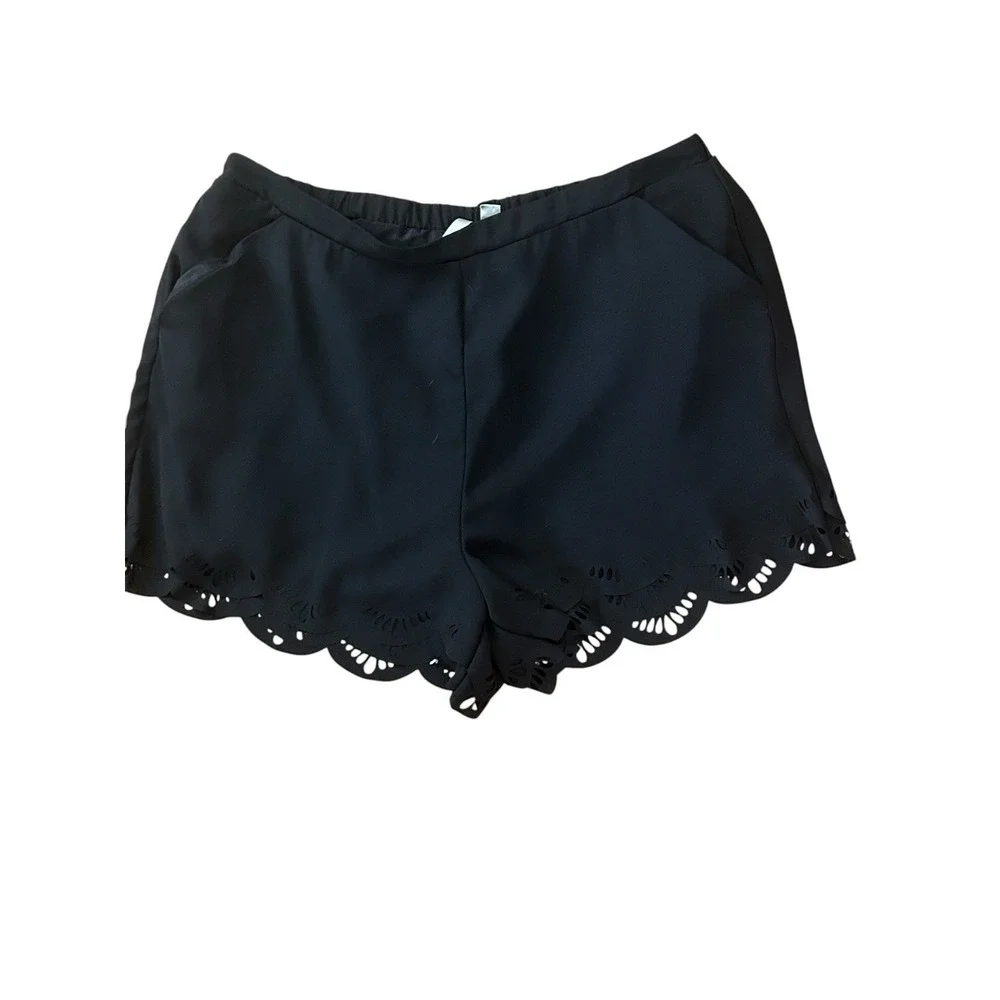 Lauren Conrad Black Scalloped Laser-Cut Eyelet Shorts Woman SZ L Pockets